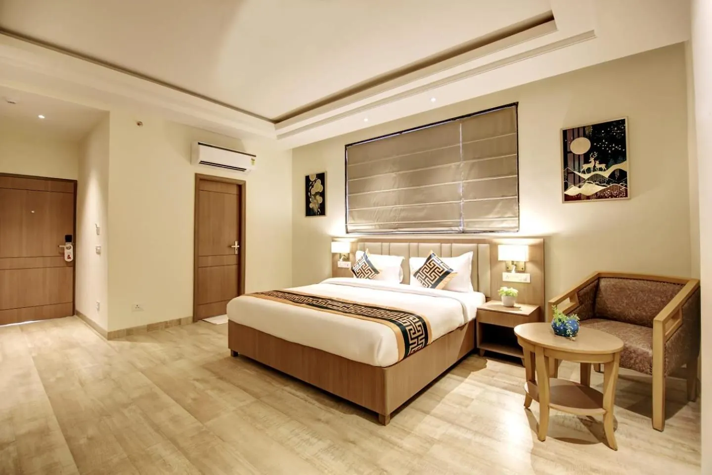King Hotel New Delhi 4*,