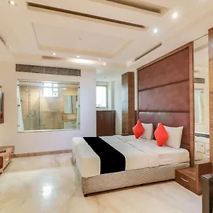 Townhouse 939 Gagan Near Satyam Inox Patel Nagar 3*, New Delhi India