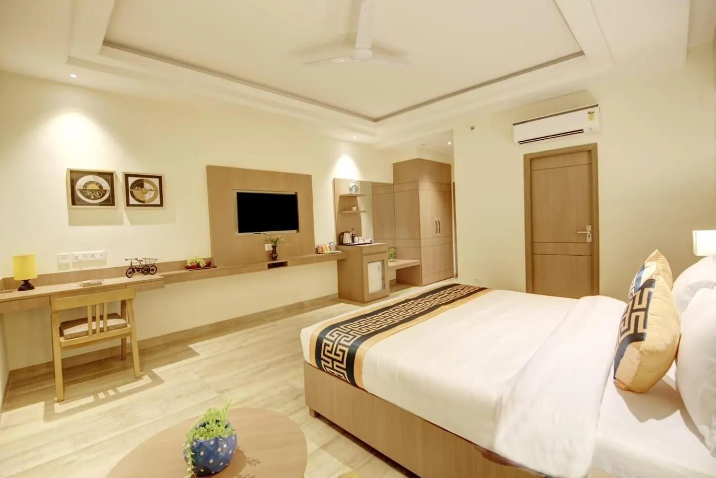 Hotel King Nowe Delhi 4*,